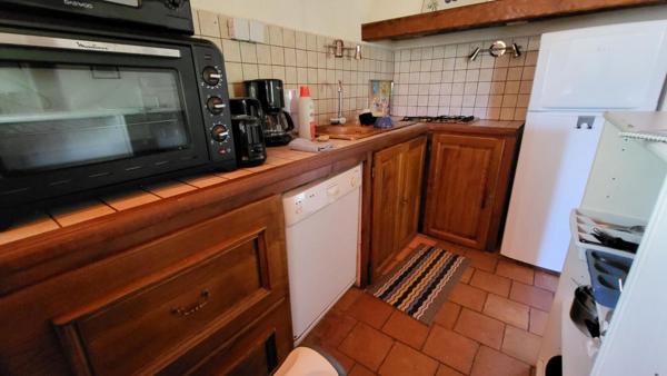 Ancienne fermette : maison  122 m² et grange  420 m² sur parcelle de 3ha environs à la campagne