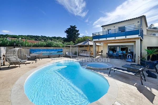BAGNOLS-SUR-CEZE (30200) – 4 CHAMBRES – PARFAIT ÉTAT – CALME – TERRASSES – JARDIN – PISCINE CHAUFFÉE – POOL HOUSE – GARAGE