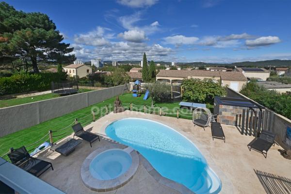 BAGNOLS-SUR-CEZE (30200) – 4 CHAMBRES – PARFAIT ÉTAT – CALME – TERRASSES – JARDIN – PISCINE CHAUFFÉE – POOL HOUSE – GARAGE