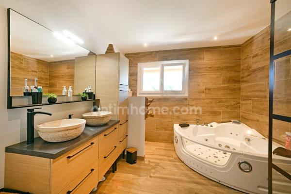 BAGNOLS-SUR-CEZE (30200) – 4 CHAMBRES – PARFAIT ÉTAT – CALME – TERRASSES – JARDIN – PISCINE CHAUFFÉE – POOL HOUSE – GARAGE