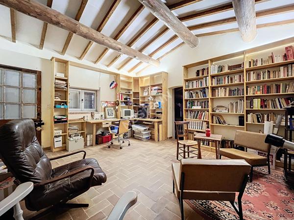 Ensemble de deux logements indépendants sur terrain arboré dans un environnement calme