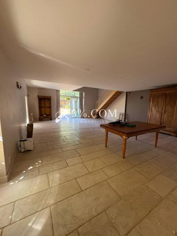 Maison 10 pièce(s) 6 chambre(s) 258 m²