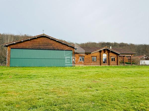 A vendre maison avec hangar à avion et accès piste aérodrome.
