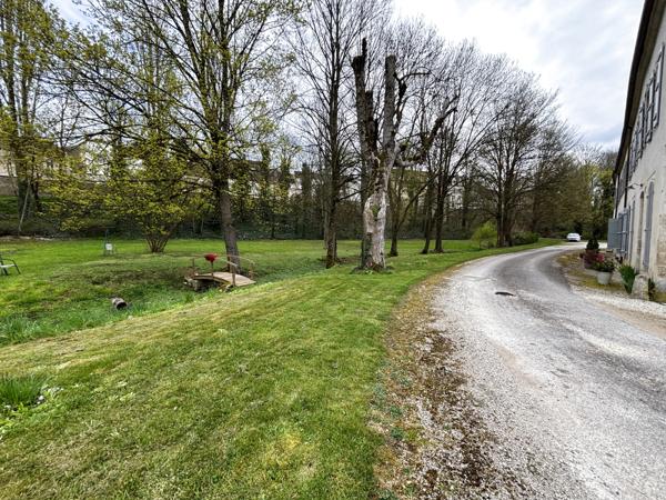 CHATILLON SUR SEINE :Appartement moderne de 130m² proche du centre ville au cœur de la nature sur 2 hectares  Châtillon-sur-Seine (21400)