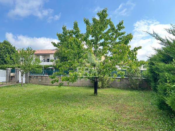 A vendre à Marsac sur L'ISLE Maison de type 4 avec jardin