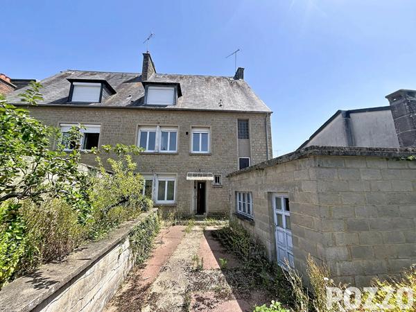 A VENDRE - IMMEUBLE en monopropriété 177m² - Centre-ville de Saint-Hilaire-du-Harcouët SAINT HILAIRE DU HARCOUET