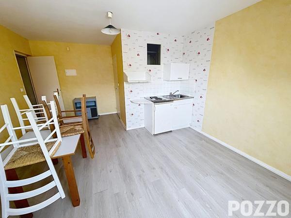 A VENDRE - IMMEUBLE en monopropriété 177m² - Centre-ville de Saint-Hilaire-du-Harcouët SAINT HILAIRE DU HARCOUET