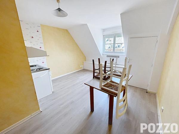 A VENDRE - IMMEUBLE en monopropriété 177m² - Centre-ville de Saint-Hilaire-du-Harcouët SAINT HILAIRE DU HARCOUET