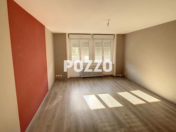 A VENDRE - IMMEUBLE en monopropriété 177m² - Centre-ville de Saint-Hilaire-du-Harcouët SAINT HILAIRE DU HARCOUET