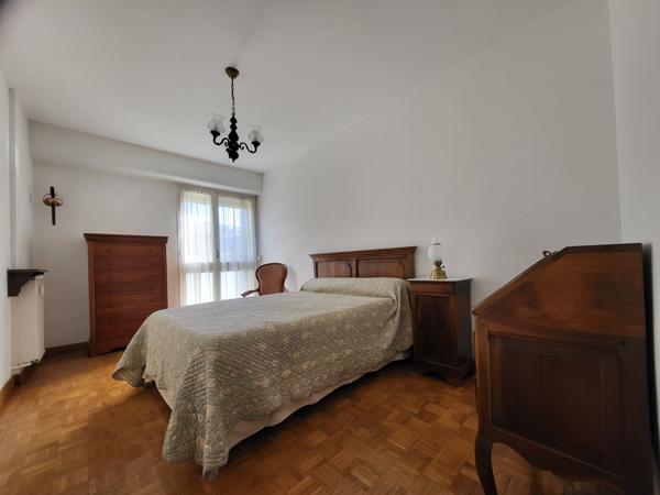 Marseille (13005) APPARTEMENT BOURGEOIS 4 PIECES 89M2 AVEC TERRASSE LE CAMAS