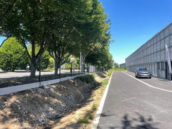 Entrepôt à Louer à SECLIN 10010 € *
