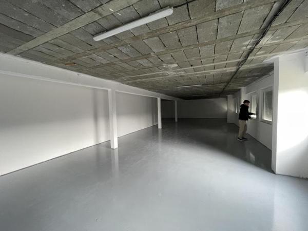 Entrepôt à Louer à SECLIN 10010 € *