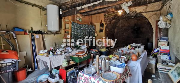 Immeuble
         12 pièces
        - 189 m² 280 000 € *