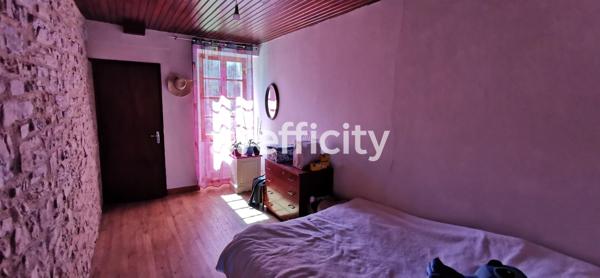 Immeuble
         12 pièces
        - 189 m² 280 000 € *