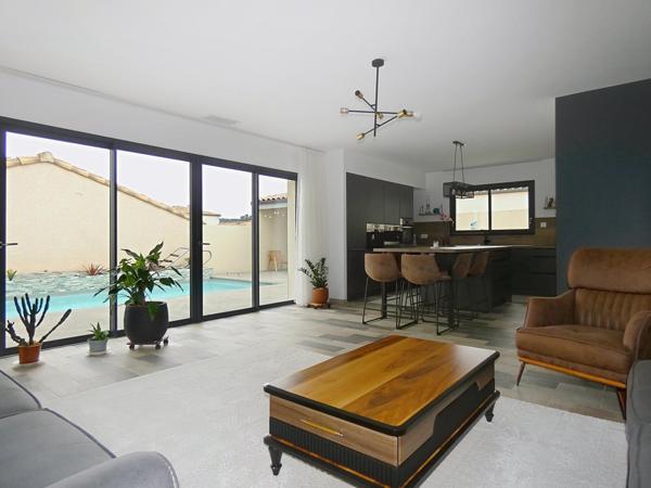 Villa plain pied 125 m² sur terrain 450 m² avec piscine