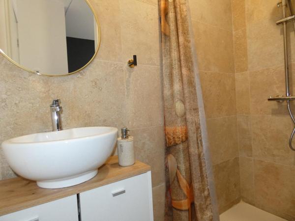 Villa plain pied 125 m² sur terrain 450 m² avec piscine