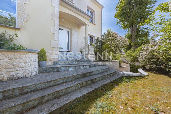 Nestenn Igny - Maison familiale 250 m² Palaiseau (Pileu) - 6 chambres - Séjour 57 m² sud - DPE B - Pompe à chaleur - Sous-sol total - Garage 4 voitures - Proche RER, Saclay et Vélizy