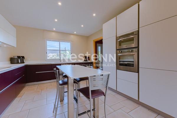 Nestenn Igny - Maison familiale 250 m² Palaiseau (Pileu) - 6 chambres - Séjour 57 m² sud - DPE B - Pompe à chaleur - Sous-sol total - Garage 4 voitures - Proche RER, Saclay et Vélizy