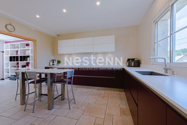 Nestenn Igny - Maison familiale 250 m² Palaiseau (Pileu) - 6 chambres - Séjour 57 m² sud - DPE B - Pompe à chaleur - Sous-sol total - Garage 4 voitures - Proche RER, Saclay et Vélizy