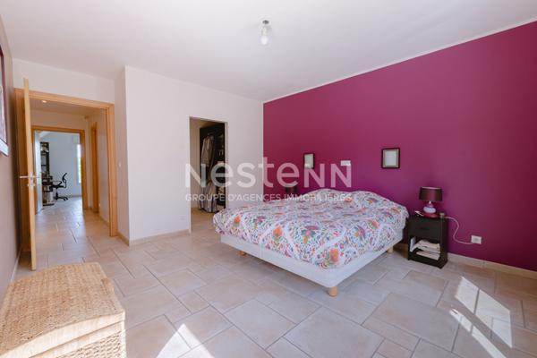 Nestenn Igny - Maison familiale 250 m² Palaiseau (Pileu) - 6 chambres - Séjour 57 m² sud - DPE B - Pompe à chaleur - Sous-sol total - Garage 4 voitures - Proche RER, Saclay et Vélizy