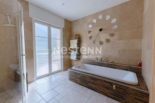 Nestenn Igny - Maison familiale 250 m² Palaiseau (Pileu) - 6 chambres - Séjour 57 m² sud - DPE B - Pompe à chaleur - Sous-sol total - Garage 4 voitures - Proche RER, Saclay et Vélizy