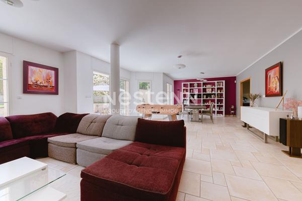 Nestenn Igny - Maison familiale 250 m² Palaiseau (Pileu) - 6 chambres - Séjour 57 m² sud - DPE B - Pompe à chaleur - Sous-sol total - Garage 4 voitures - Proche RER, Saclay et Vélizy
