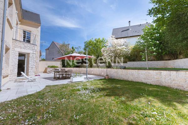 Nestenn Igny - Maison familiale 250 m² Palaiseau (Pileu) - 6 chambres - Séjour 57 m² sud - DPE B - Pompe à chaleur - Sous-sol total - Garage 4 voitures - Proche RER, Saclay et Vélizy