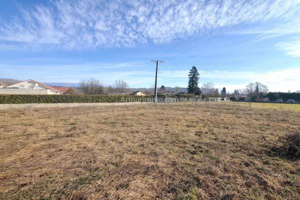 Vente Terrain 611 m2 à Les Avenières Veyrins-Thuellin