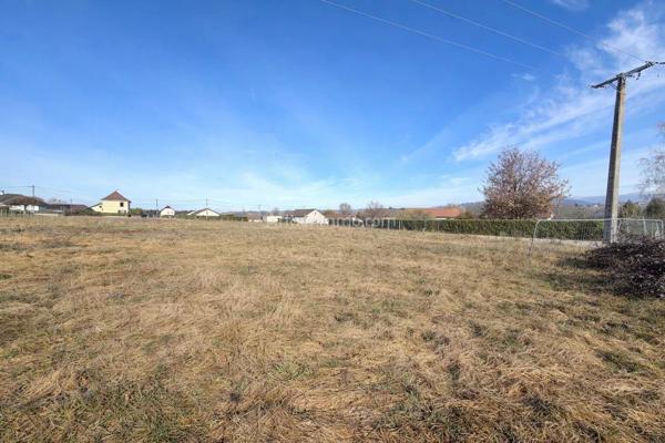 Vente Terrain 611 m2 à Les Avenières Veyrins-Thuellin