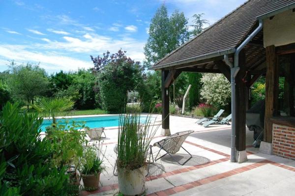 Maison de caractère 270 m² avec piscine – Fort rendement locatif – Châteaux de la Loire