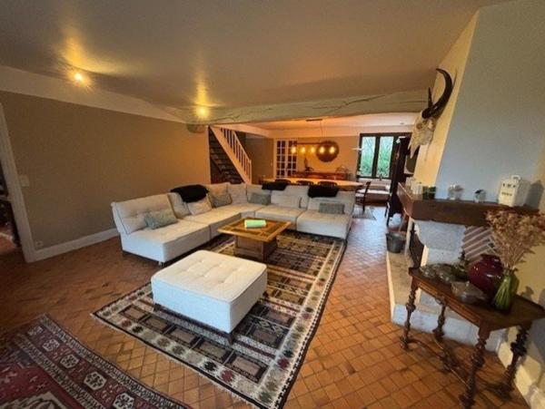 Maison de caractère 270 m² avec piscine – Fort rendement locatif – Châteaux de la Loire