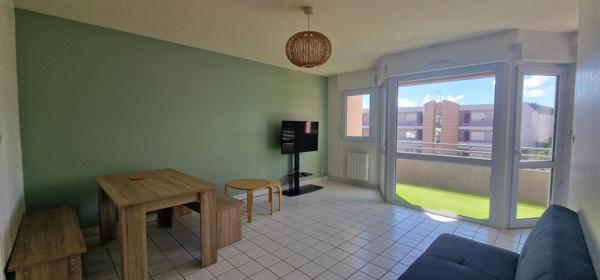 T2 meublé en rez-de-chaussée avec balcon, parking et cave, Centre-bourg de Guipavas