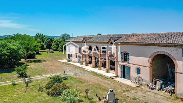 Ancienne métairie rénovée – Volumes, charme & nature à 10 min de Grenade