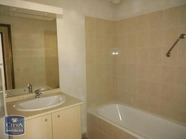 Appartement à louer 2 pièces 41.65m² Lescar (64230)