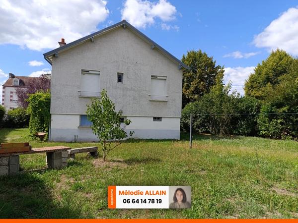 ST YORRE- MAISON AUX BELLES FINITIONS AVEC JARDIN