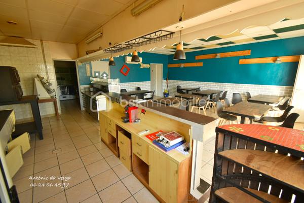 Local d activites de 176 m²