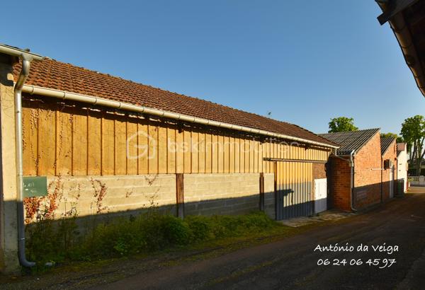 Local d activites de 176 m²
