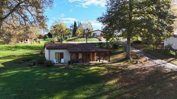 Maison dans un village de vacances à Gourdon