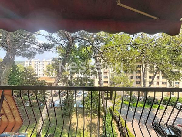 Appartement lumineux au 3ème étage d'une résidence sécurisée