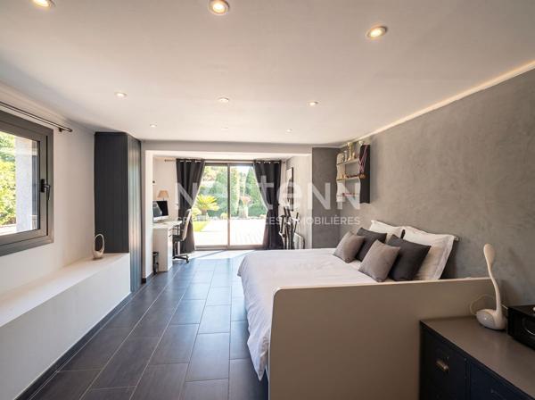 Villa à Ventabren T6 de 220 m2 sur 1880 m² de parcelle avec piscine
