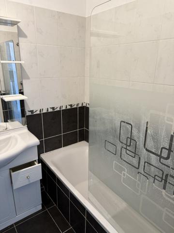 Appartement à acheter avec terrasse 2 chambres à Roquebrune-Sur-Argens Roquebrune-sur-Argens (83380)