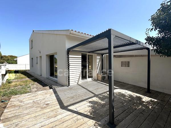 LANTON (33)Coté Bassin- Maison 3 pieces en duplex-74m²-terrasse-jardinet-parking interieur