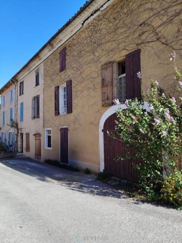 A Revest des Broussses (04) - Maison en pierre avec jardin, 200m2 de potentiel à révéler