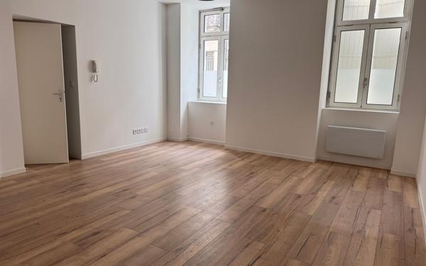Appartement à louer    2 pièces • 44 m2 Mazamet