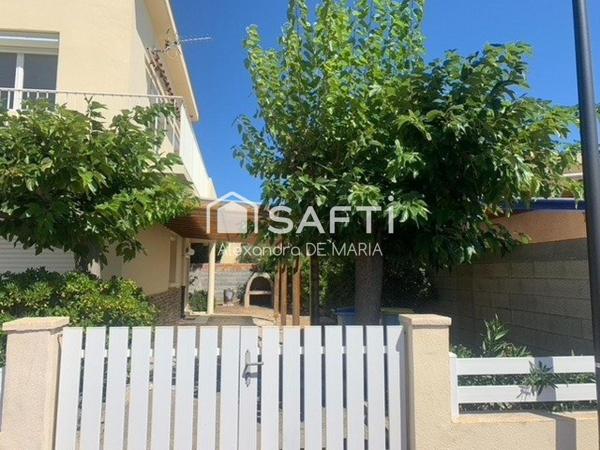 Maison 4 faces avec 2 appartements et combles aménagés – Quartier prisé proche mer