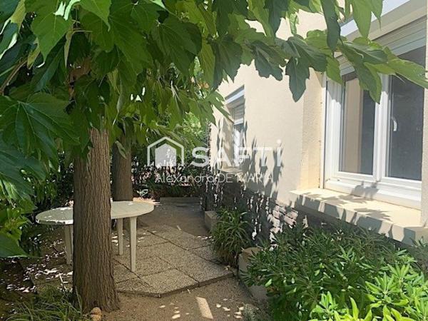 Maison 4 faces avec 2 appartements et combles aménagés – Quartier prisé proche mer