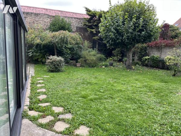 MAISON familiale et individuelle avec grand jardin