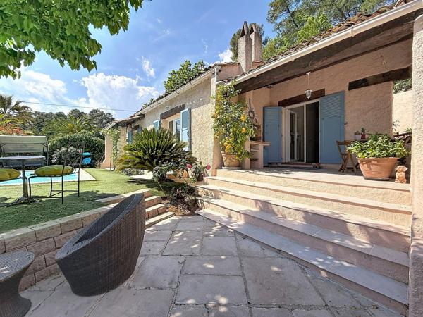 Jolie maison avec piscine et garage