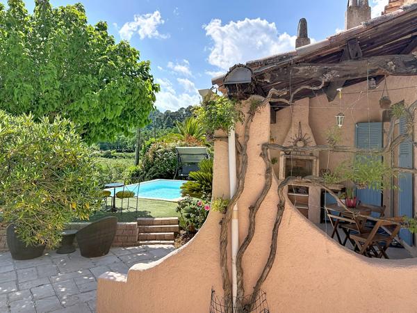 Jolie maison avec piscine et garage