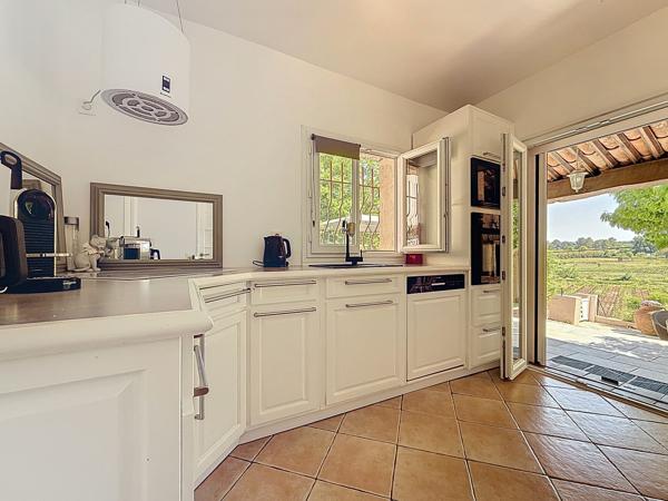 Jolie maison avec piscine et garage